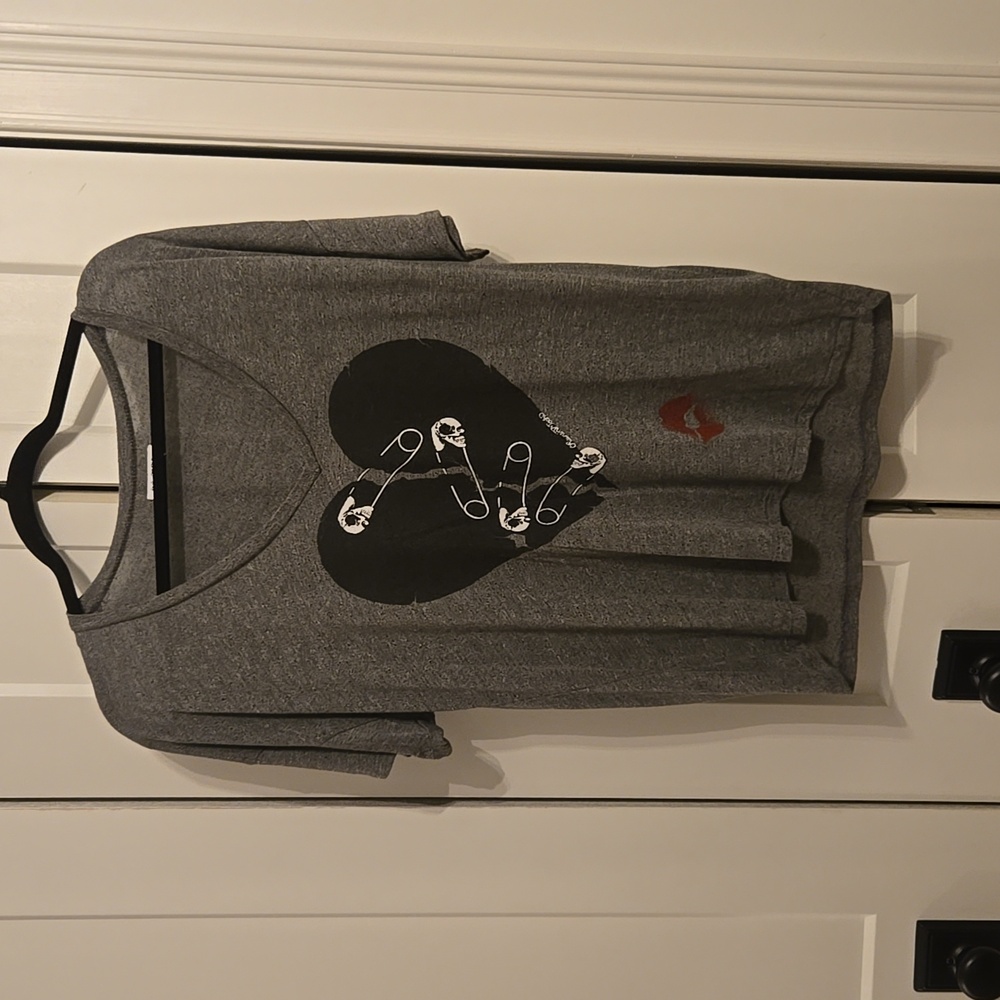 Lauren Moshi Gray Heart Graphic Tee